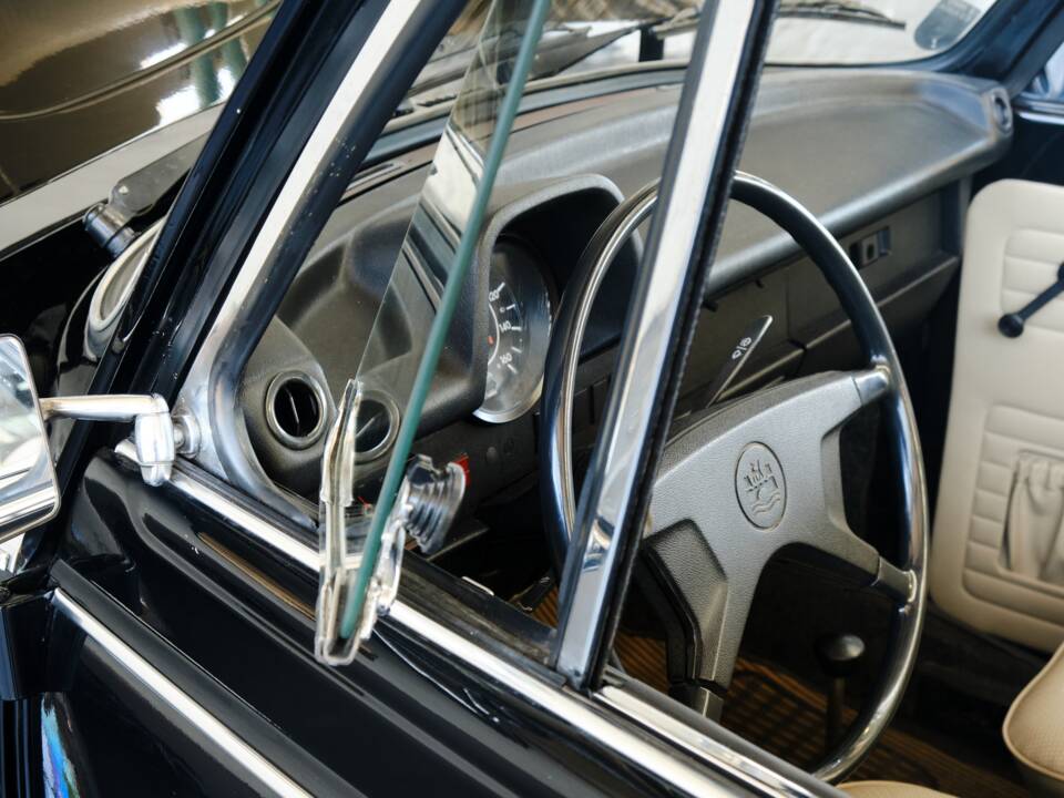 Immagine 42/50 di Volkswagen Maggiolone 1303 (1974)