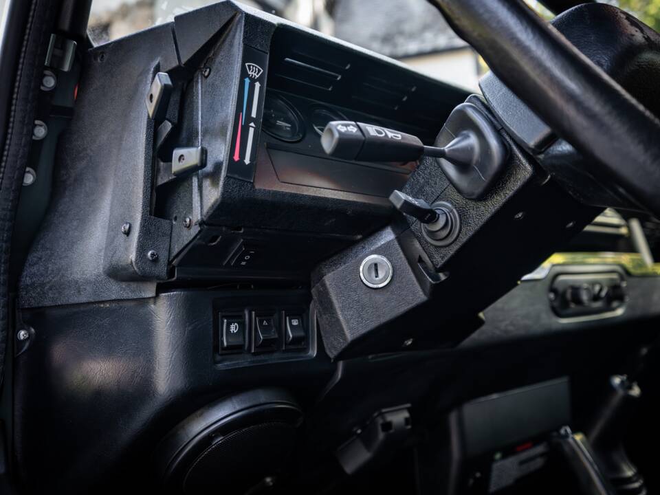 Image 17/67 of Land Rover Defender 110 Turbo Diesel (1999)