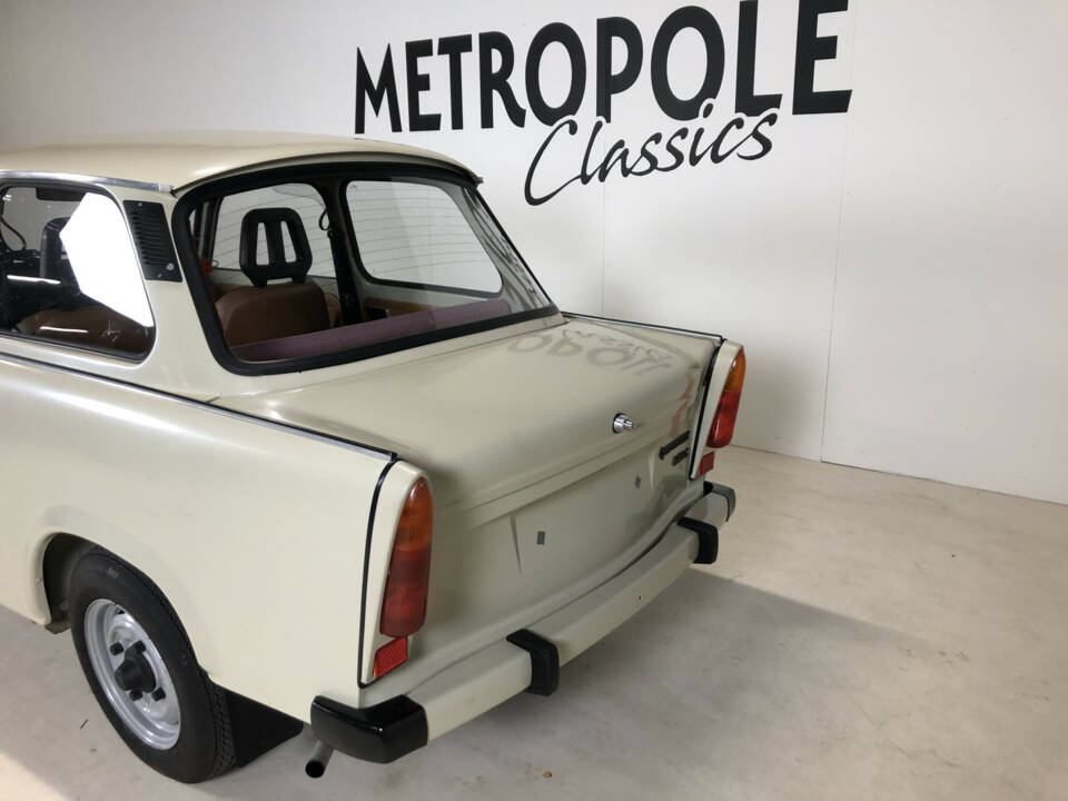 Bild 8/28 von Trabant 601 S de Luxe (1990)