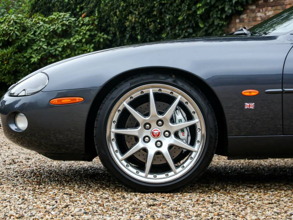Immagine 16/50 di Jaguar XK8 4.0 (2002)