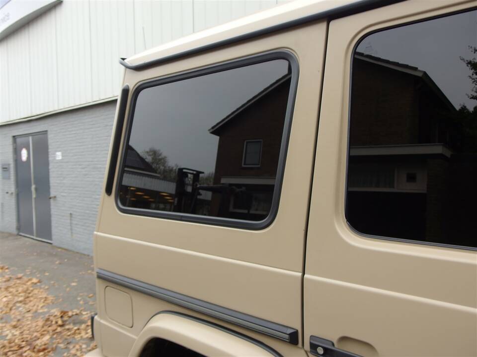 Bild 26/99 von Mercedes-Benz G 500 (lang) (2003)