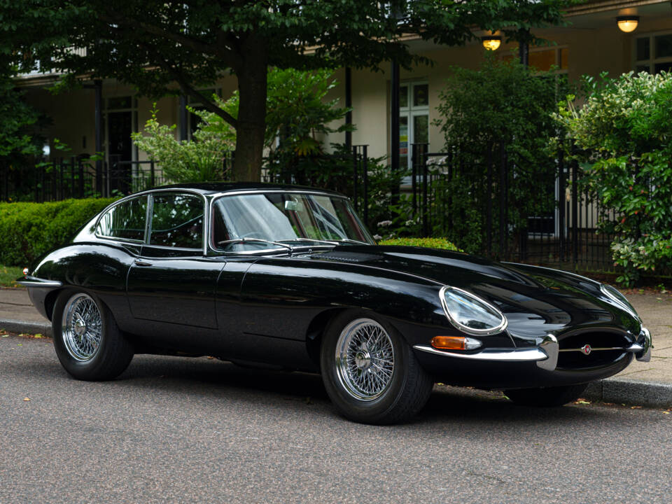 Image 2/25 of Jaguar E-Type 3.8 (1964)