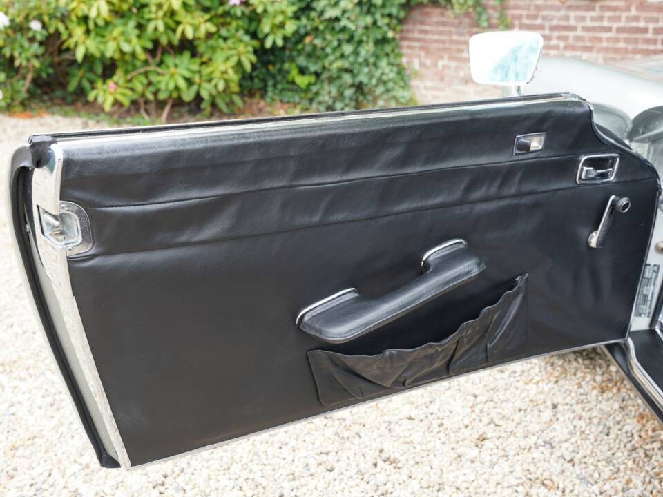 Imagen 33/50 de Mercedes-Benz 280 SL (1969)