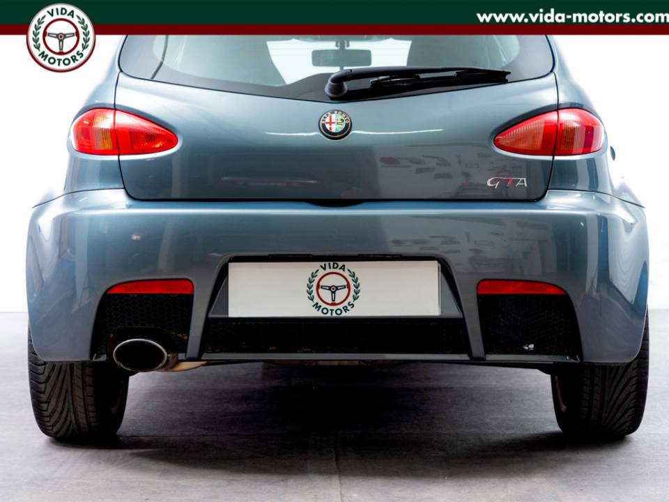 Image 9/45 de Alfa Romeo 147 3.2 GTA (2004)
