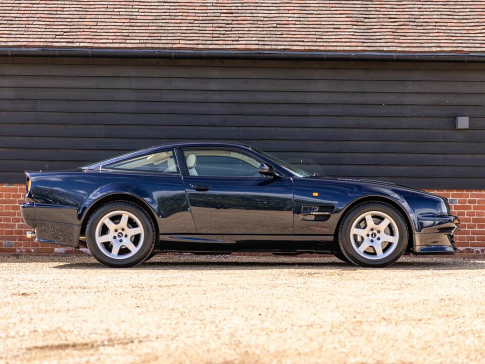 Immagine 2/50 di Aston Martin V8 Vantage V550 (1999)