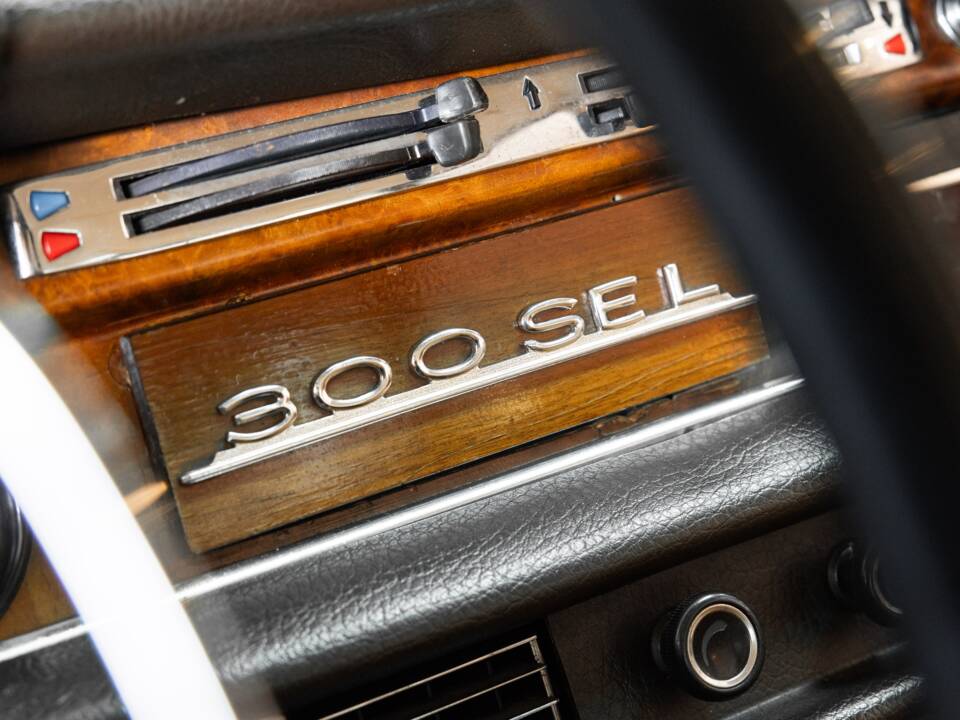 Bild 13/32 von Mercedes-Benz 300 SEL 3.5 (1970)