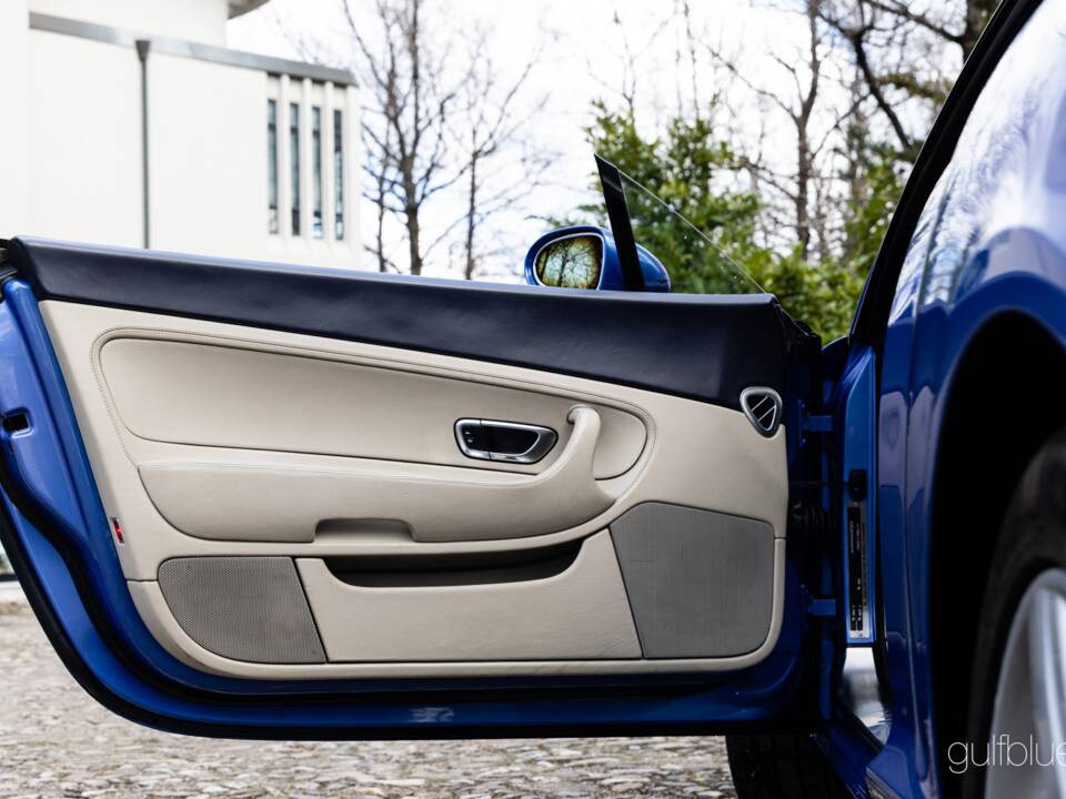 Image 27/75 of Bentley Continental GT (2004)