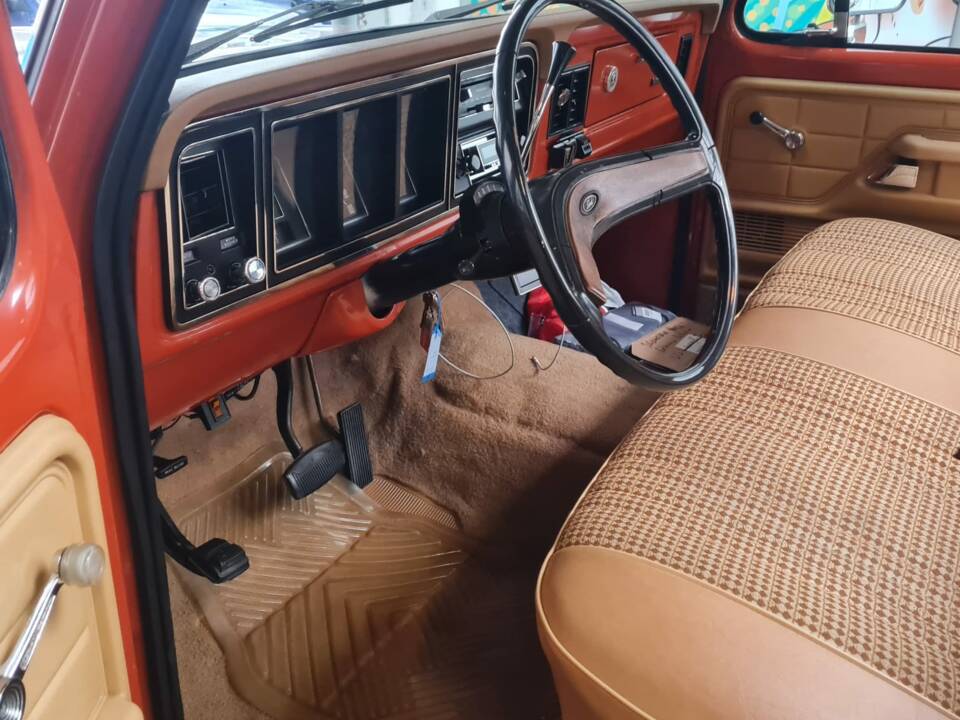 Image 8/9 of Ford F-150 Ranger (1976)