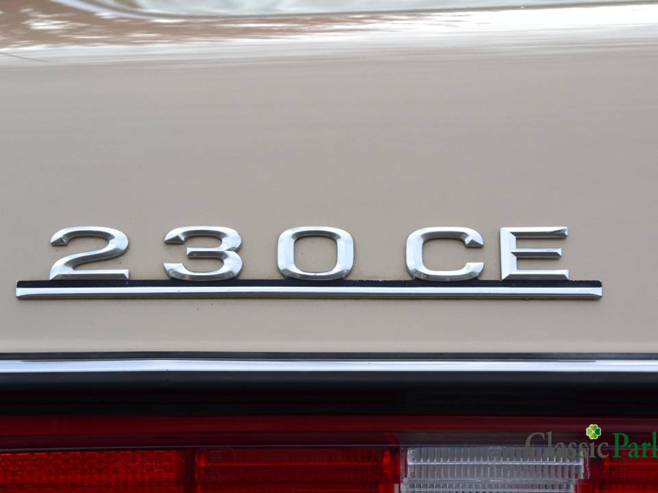 Imagen 50/50 de Mercedes-Benz 230 CE (1982)