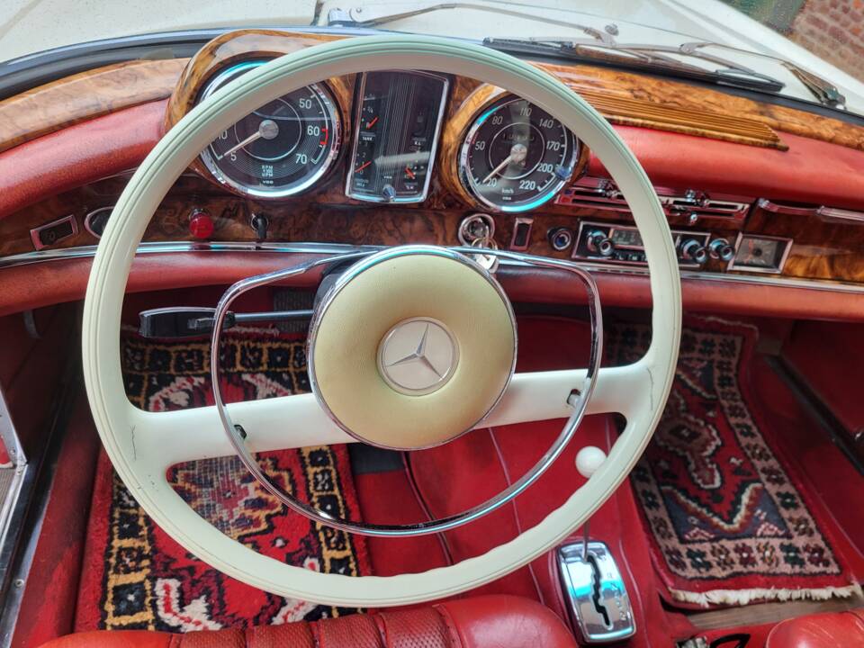 Imagen 24/49 de Mercedes-Benz 250 SE (1966)