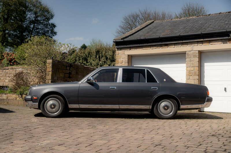 Bild 11/50 von Toyota Century (2003)