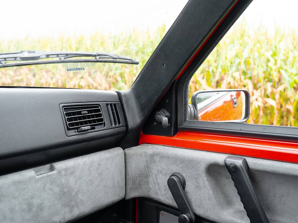 Image 39/45 of Lancia Y10 Turbo (1985)