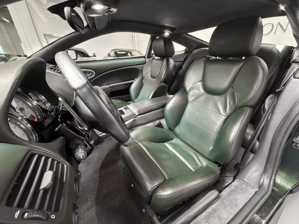 Image 31/43 of Aston Martin V12 Vanquish (2003)