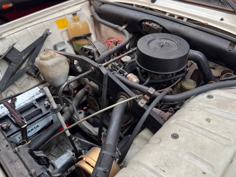 Image 8/19 of Renault R 6 GTL (1980)