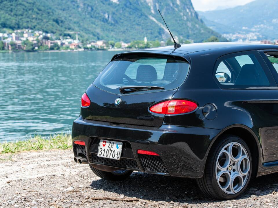 Imagen 8/45 de Alfa Romeo 147 3.2 GTA (2003)
