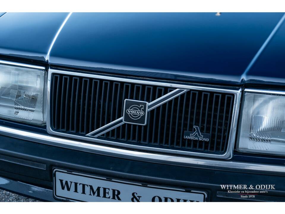 Image 20/28 of Volvo 240 (1992)