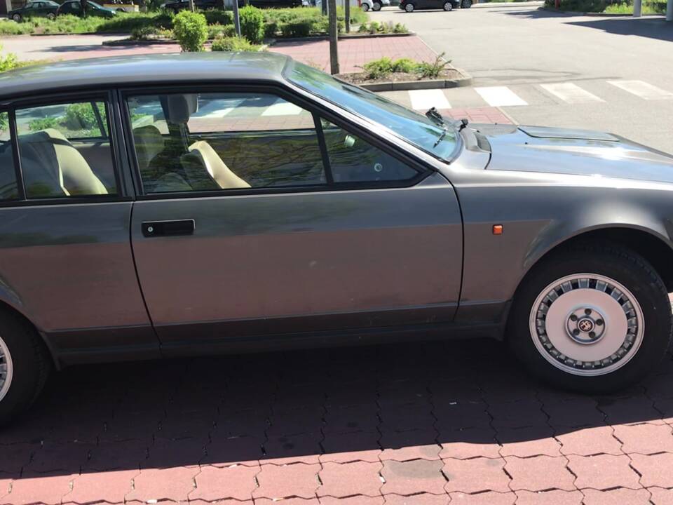 Afbeelding 3/20 van Alfa Romeo GTV 6 2.5 (1981)