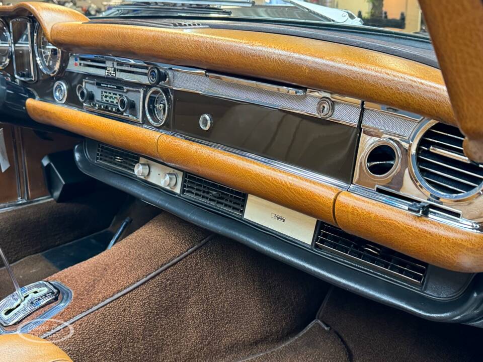 Image 33/38 of Mercedes-Benz 280 SL (1968)