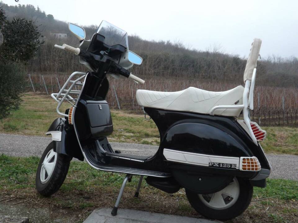 Image 7/50 of Piaggio Vespa PX 125 E (1983)