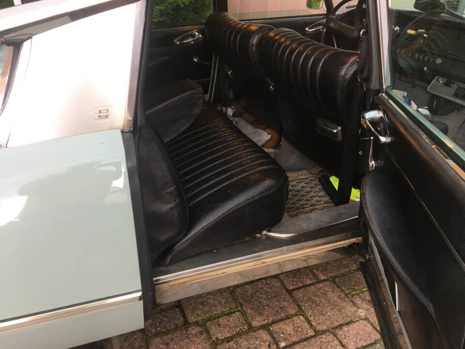 Image 33/95 of Citroën DS 21 Pallas (1973)