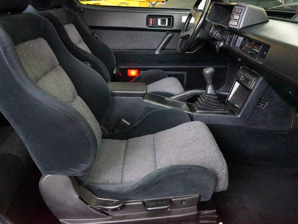 Bild 17/43 von Mitsubishi Starion (1989)