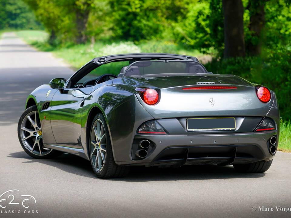 Image 65/85 de Ferrari California (2010)