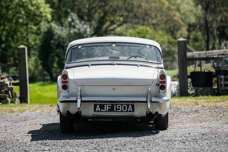 Afbeelding 7/37 van Daimler SP 250 (1963)