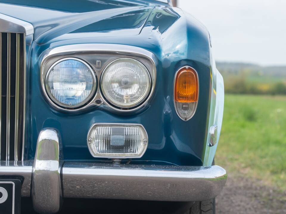 Image 29/50 of Rolls-Royce Silver Shadow I (1976)