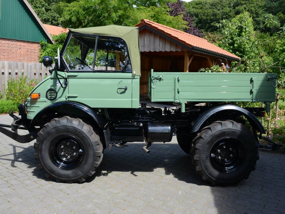 Image 18/71 of Mercedes-Benz Unimog U52 (1983)