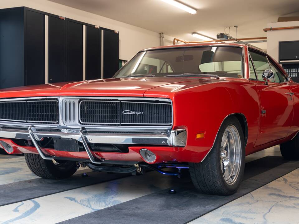 Image 19/24 of Dodge Charger R/T (1969)