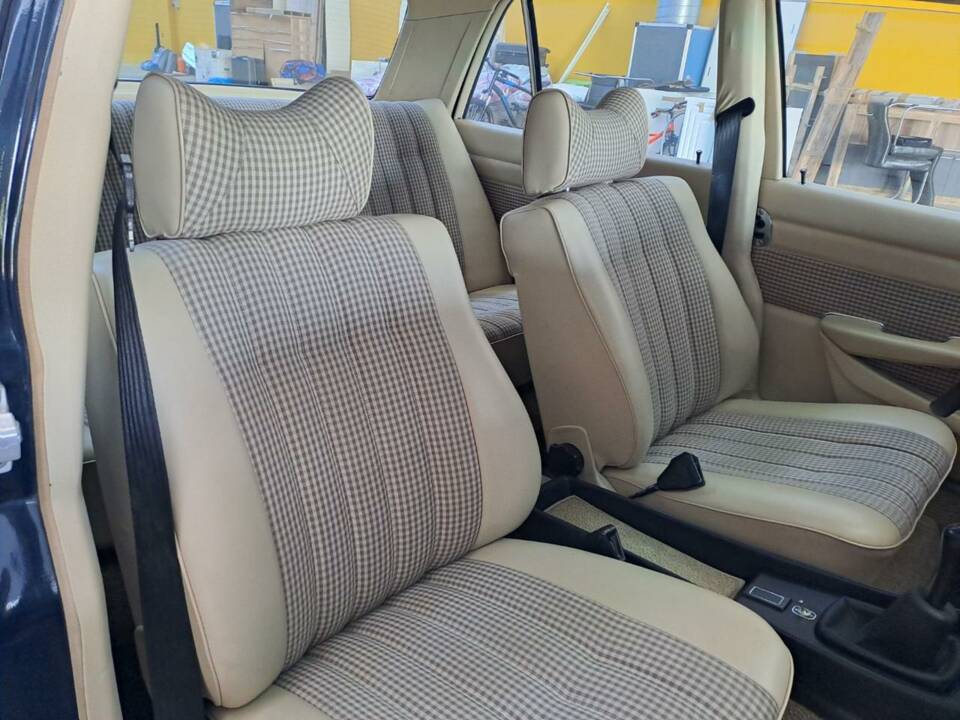 Bild 27/47 von Mercedes-Benz 280 SE (1976)