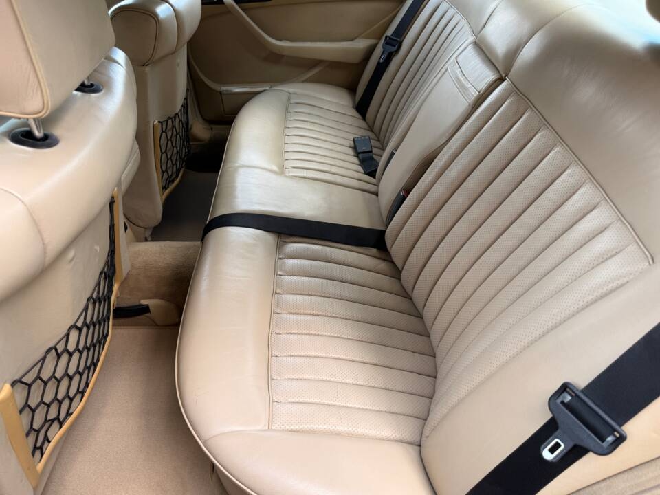 Imagen 13/30 de Mercedes-Benz 500 SE (1988)
