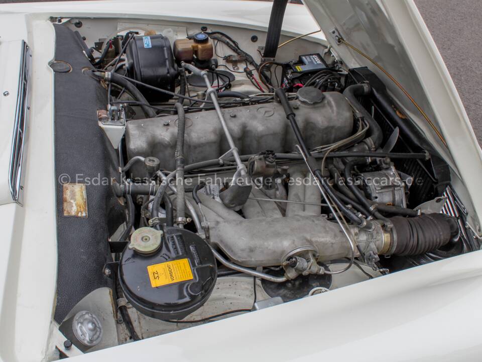 Afbeelding 22/31 van Mercedes-Benz 230 SL (1967)