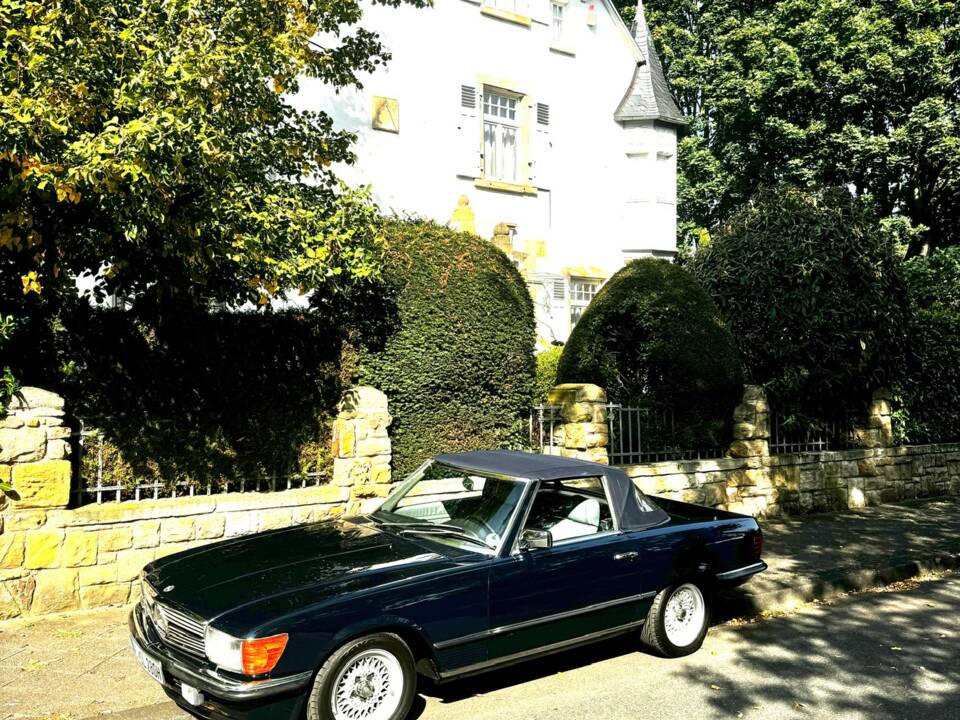 Image 9/21 of Mercedes-Benz 280 SL (1985)