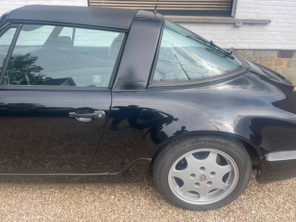 Image 10/18 of Porsche 911 Carrera 2 (1990)