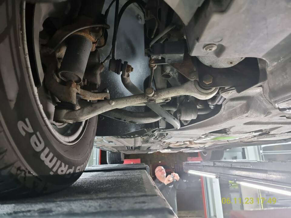 Image 18/58 of BMW 750i (1997)