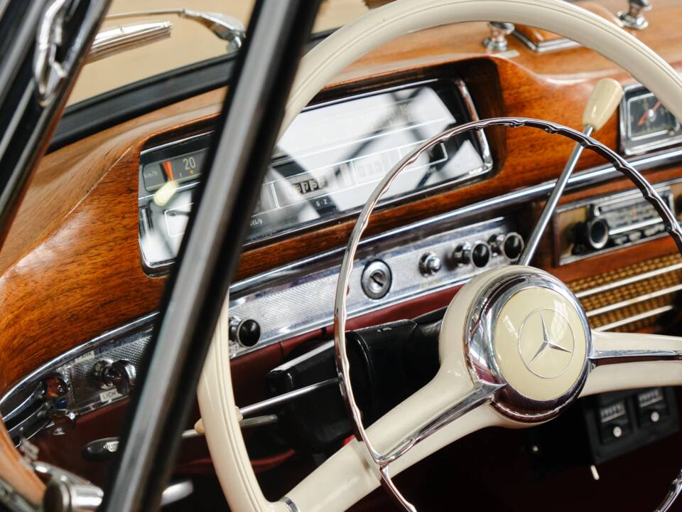Immagine 50/50 di Mercedes-Benz 220 S Cabriolet (1958)