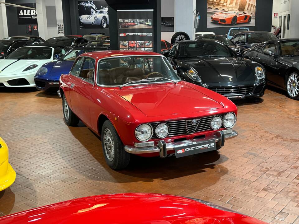 Imagen 1/30 de Alfa Romeo 2000 GT Veloce (1971)