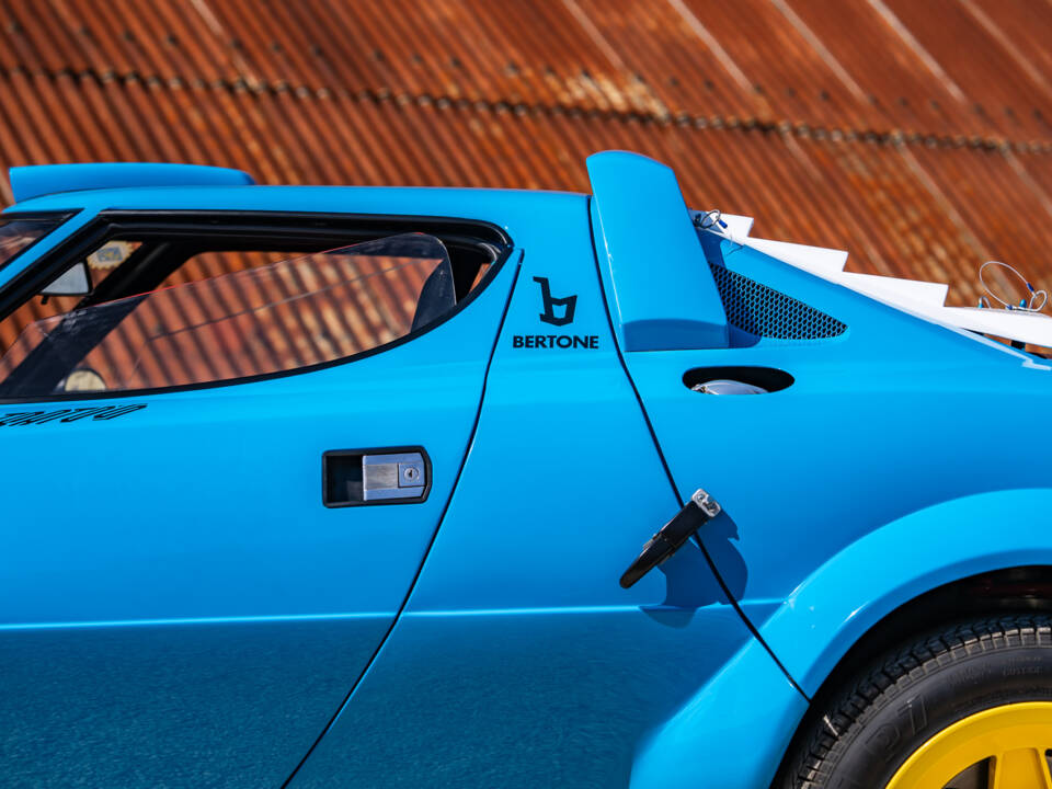 Image 19/46 of Lancia Stratos HF Stradale (1975)
