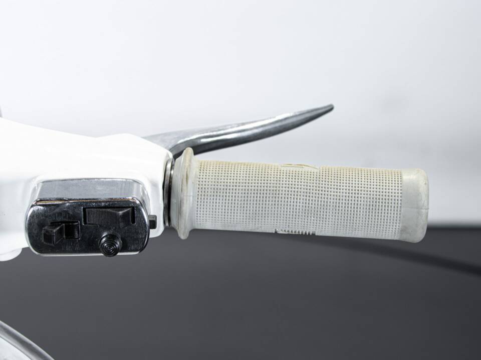 Image 39/49 de Piaggio Vespa 50 SS (1966)