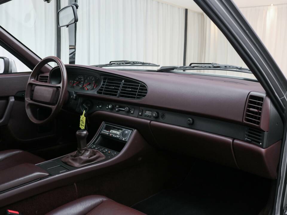 Bild 8/19 von Porsche 944 Turbo (1988)