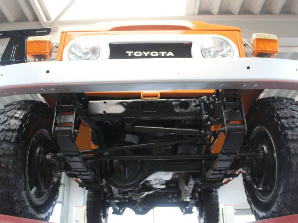 Image 9/50 of Toyota Land Cruiser FJ 40 (1980)