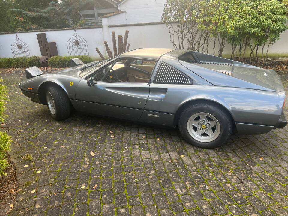 Image 28/114 de Ferrari 308 GTS Quattrovalvole (1985)