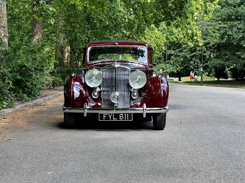 Image 14/46 of Bentley Mark V (1940)