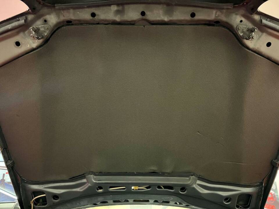 Image 29/30 of Mercedes-Benz 380 SE (1985)