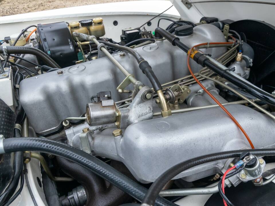Bild 36/50 von Mercedes-Benz 280 SL (1970)