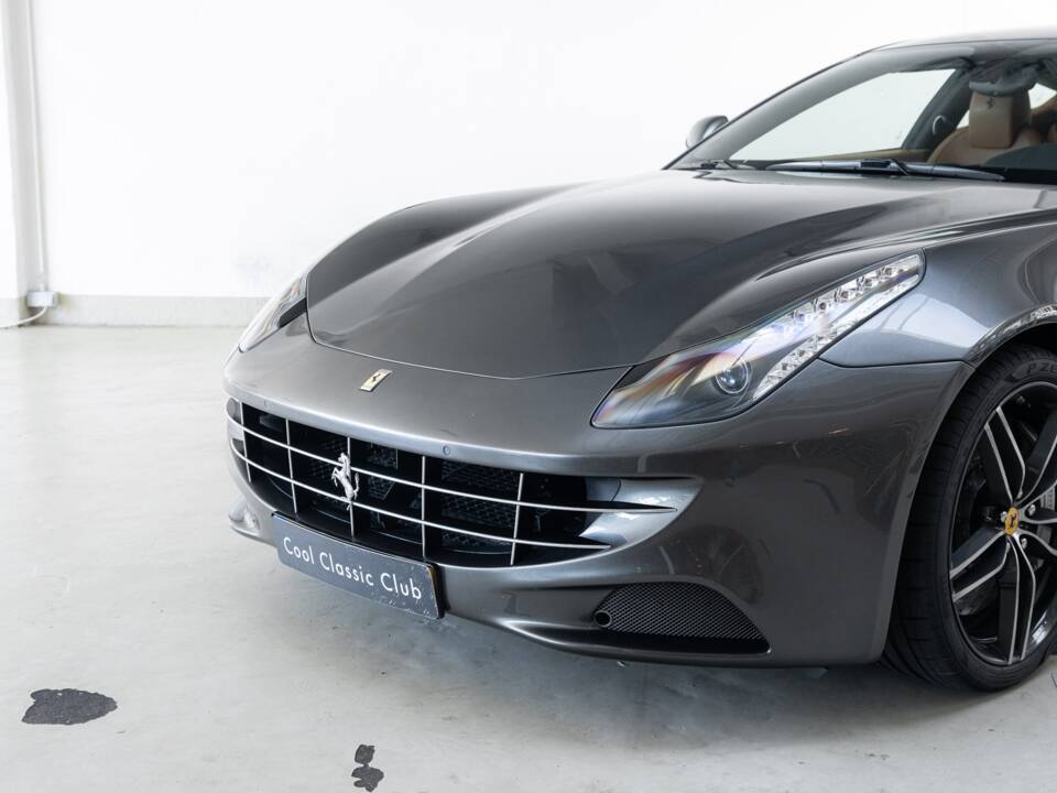 Image 39/47 of Ferrari FF (2015)