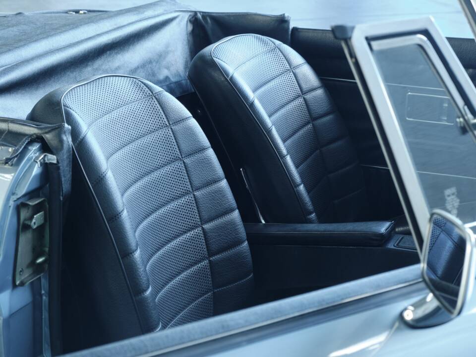 Image 39/50 of MG MGB (1976)