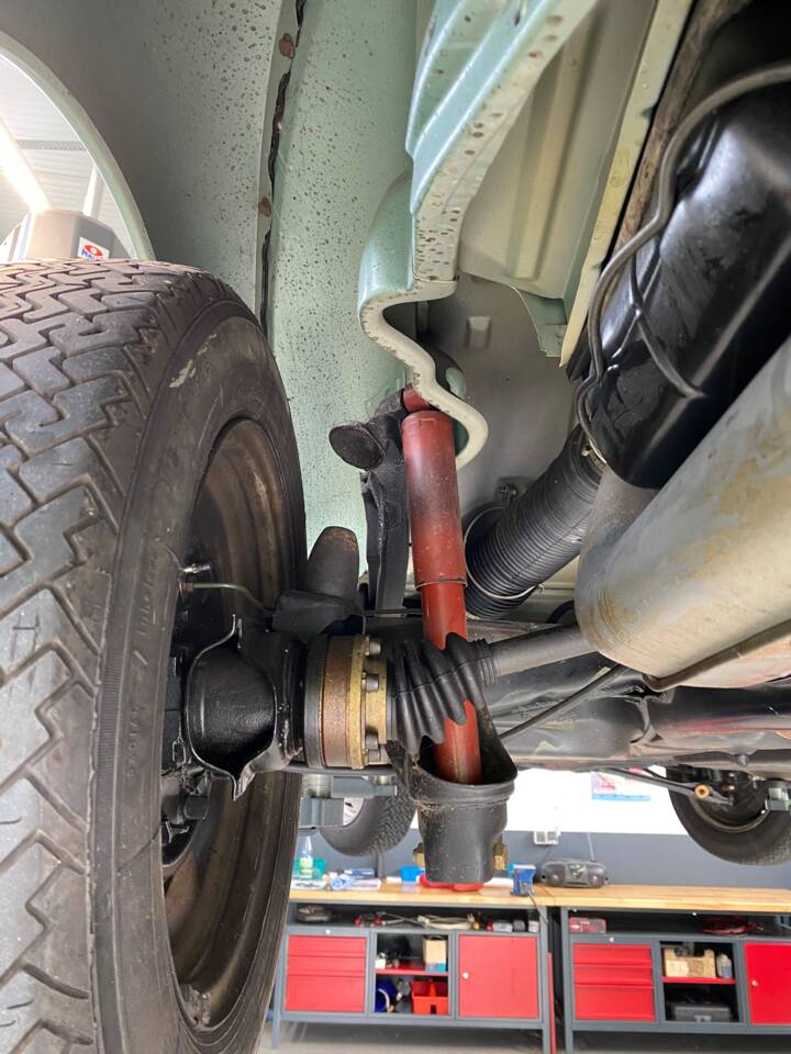 Image 67/96 of Volkswagen Beetle 1303 (1980)