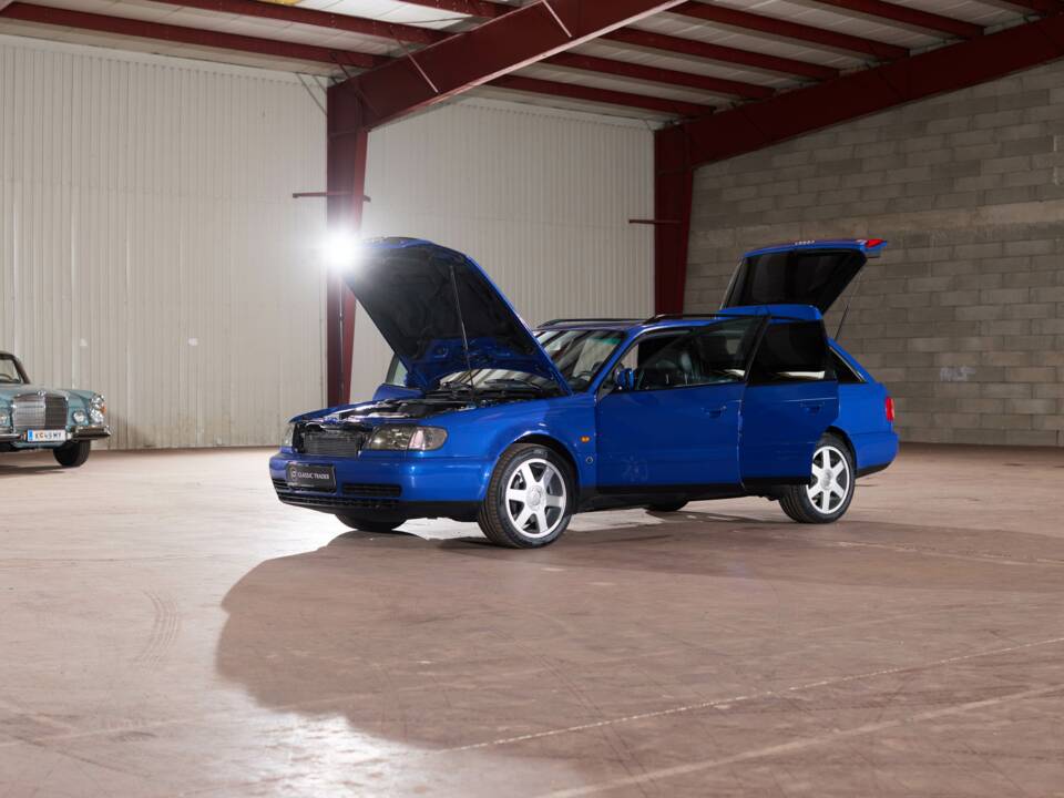 Image 5/113 of Audi S6 Plus Avant (1996)